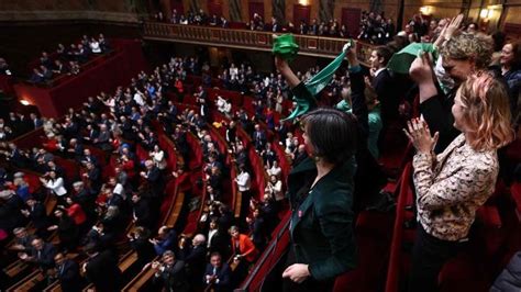 Fransada kürtaj hakkı anayasal güvence altına alındı
